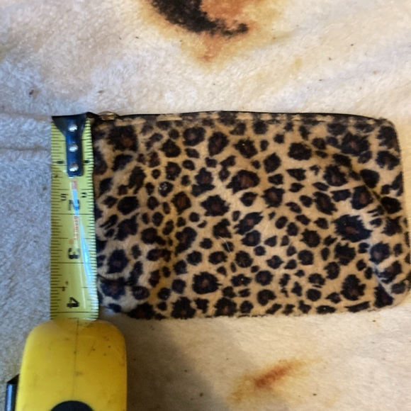 Small Leopard print pouch - Picture 5 of 5